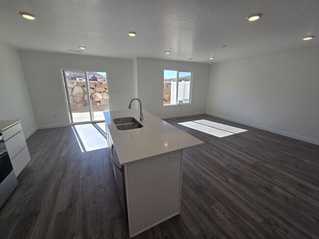 Building Photo - Discover Your Washington Dream Home!