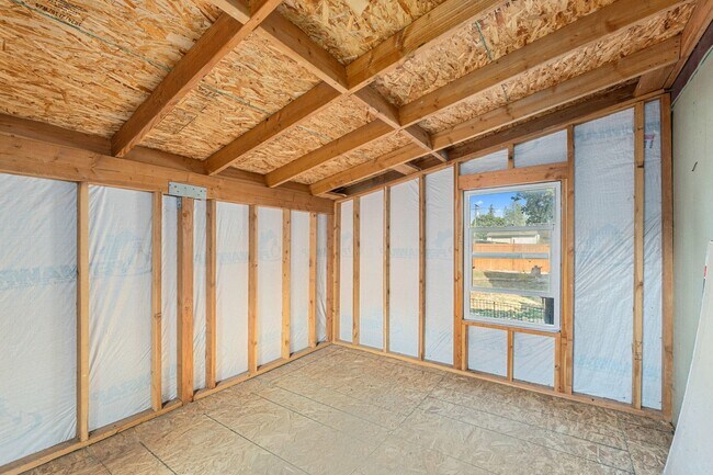 Building Photo - 206 W Jenkins Ave