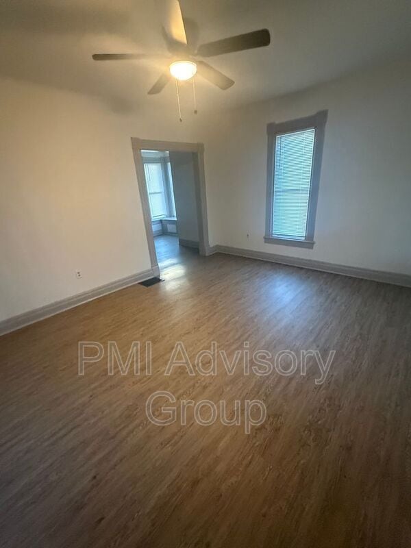 Building Photo - 1304 NE Forest Ave