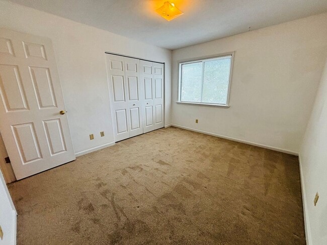 Building Photo - 400 Berryfield Ln
