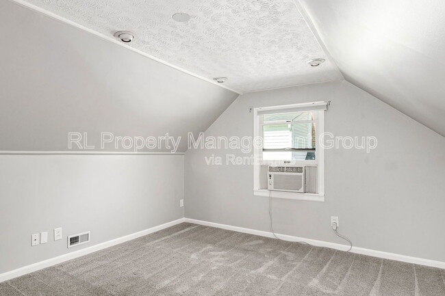 Building Photo - 459 Blenheim Rd