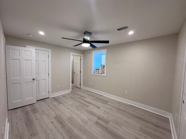 Building Photo - 824 E High St