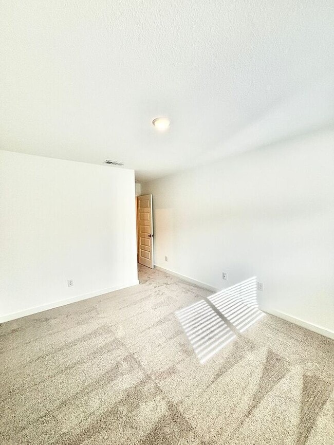 Building Photo - 219 Territory Trl