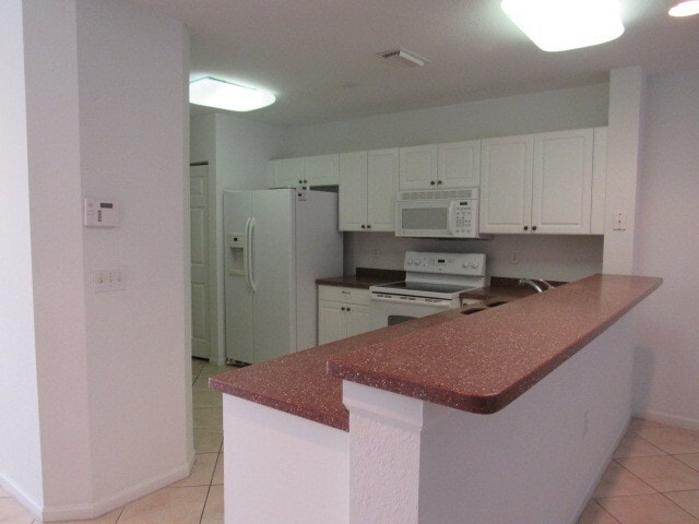 Building Photo - Large 3 bedroom 2.5 bathroom Townhouse