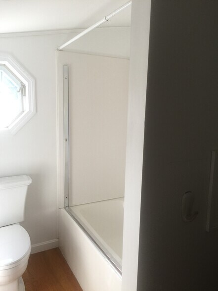 full tub and shower - 175 Dillingham Hill Rd