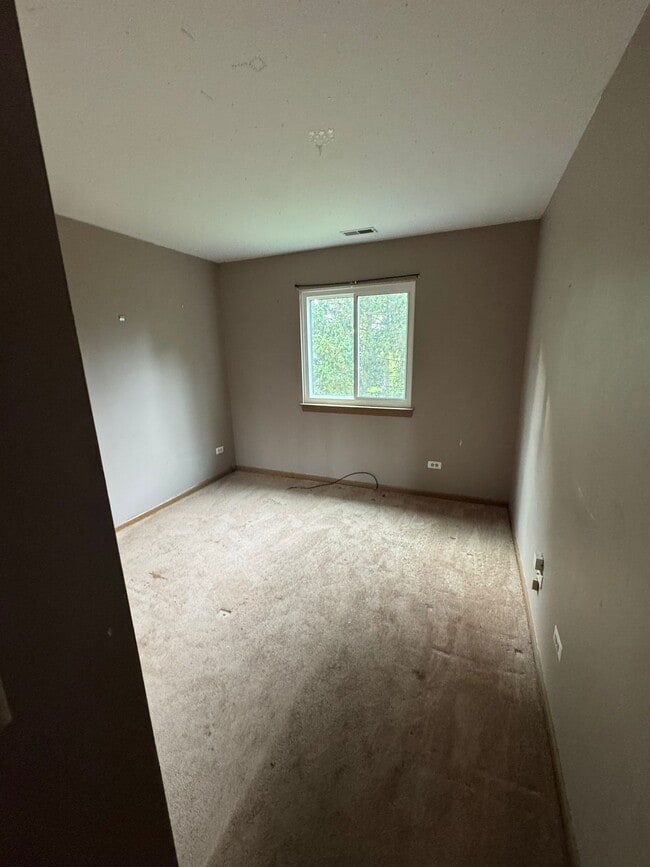 Building Photo - 320 Newport Ln