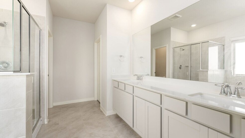 Building Photo - 10226 Juniper Oaks