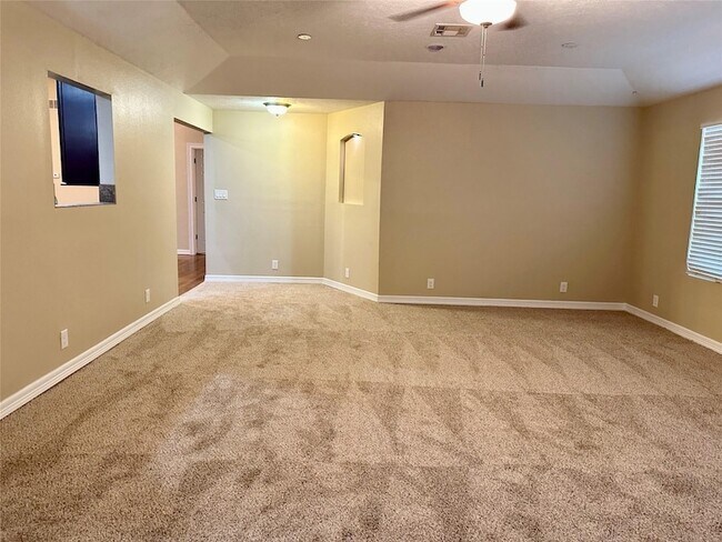 Building Photo - 239 Ridgewood Dr