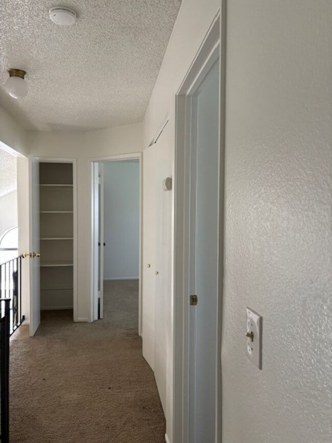 Building Photo - Beautiful 4 Bedroom, 3 Bathroom House Available Now!