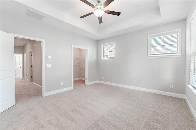 Building Photo - 5051 Pinckney Ln