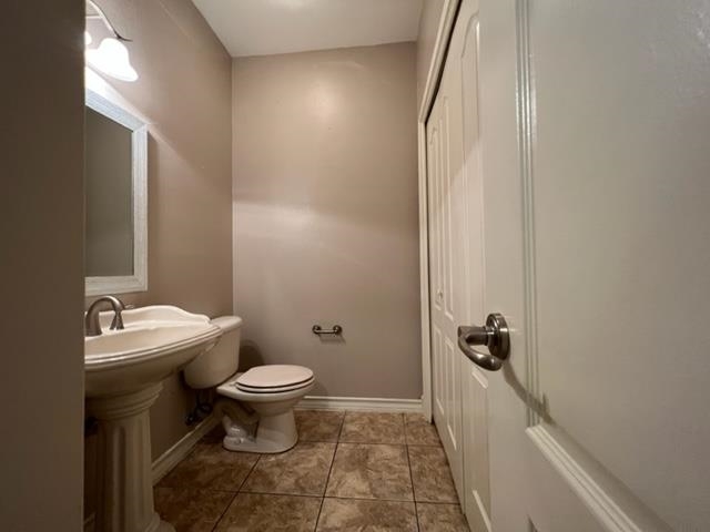 Building Photo - 707 St James Dr