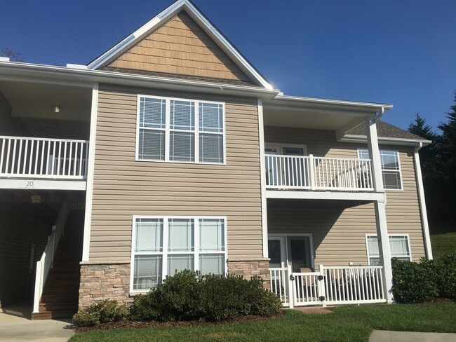 Primary Photo - Super cute, clean 2 bedroom/2 full bathroom condo!