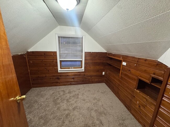 Building Photo - This Charming 3BR Single Family Home!