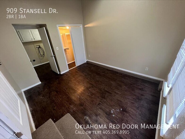 Building Photo - 909 Stansell Dr
