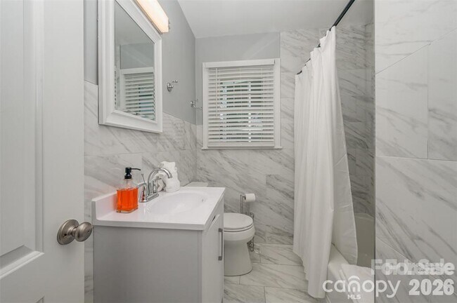 Building Photo - 203 State St