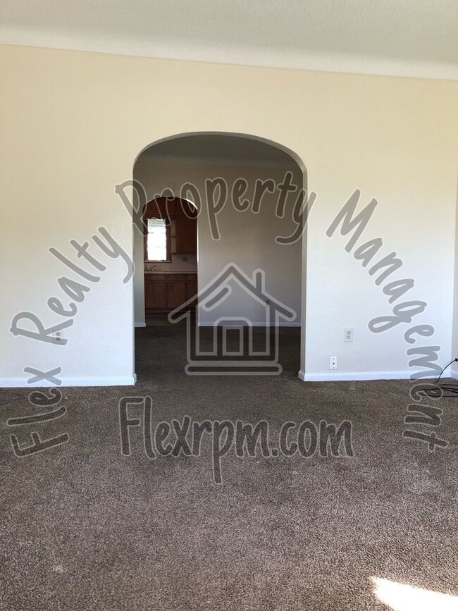 Building Photo - ***HALF OFF 1ST MONTH RENT***