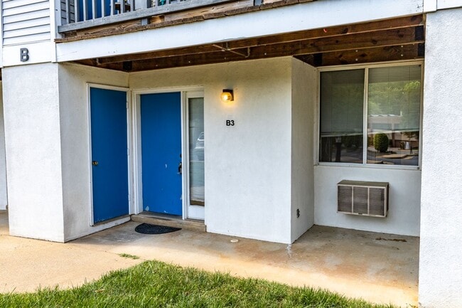 Building Photo - Cedars Court