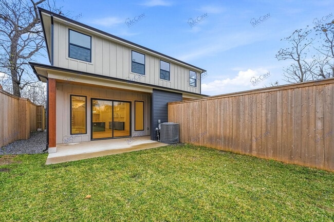 Building Photo - 5633 Side Ave