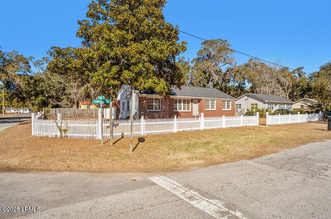 Building Photo - 1115 Emmons St