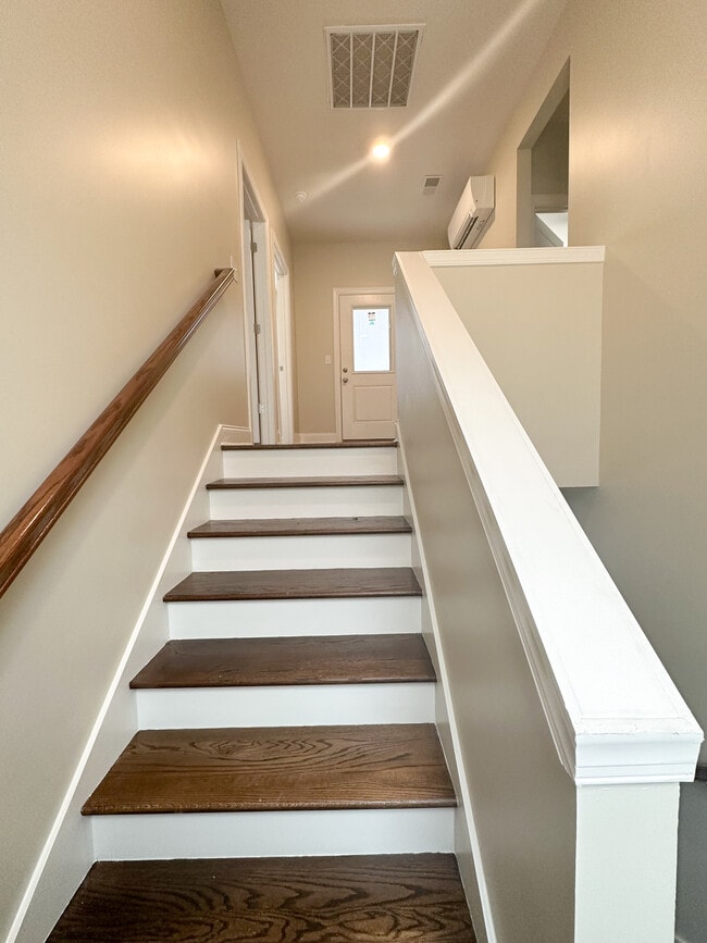 Building Photo - 5214 Donlyn Ln