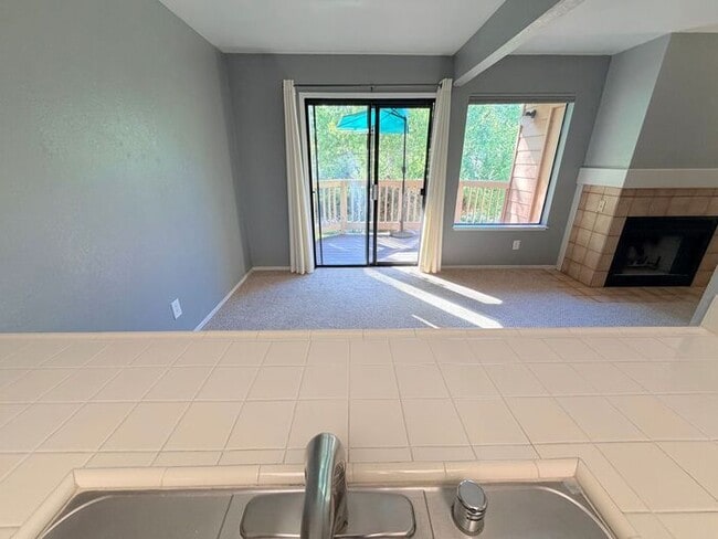 Building Photo - Reno Riverfront Condo - Single Story with Garage