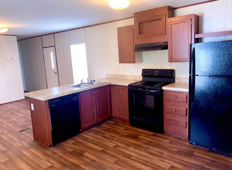 Building Photo - 104 Persimmon Dr
