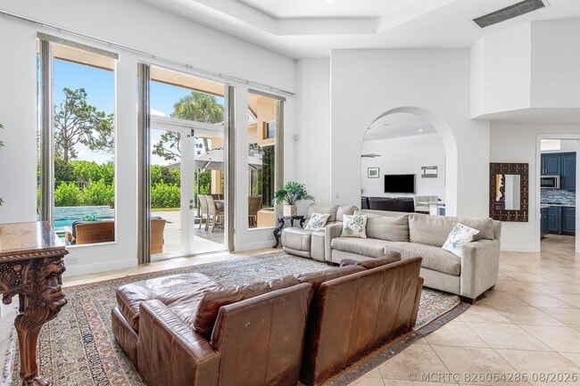 Building Photo - 3381 Lago De Talavera