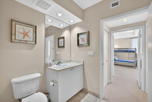 Building Photo - 1551 N Flagler Dr