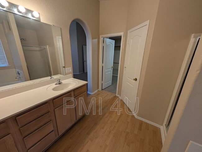 Building Photo - 9800 Kokopelli Dr NW