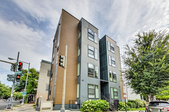 Building Photo - 653 Irving St NW