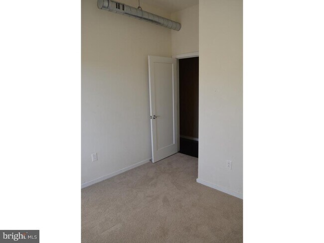Building Photo - 3343 Conrad St