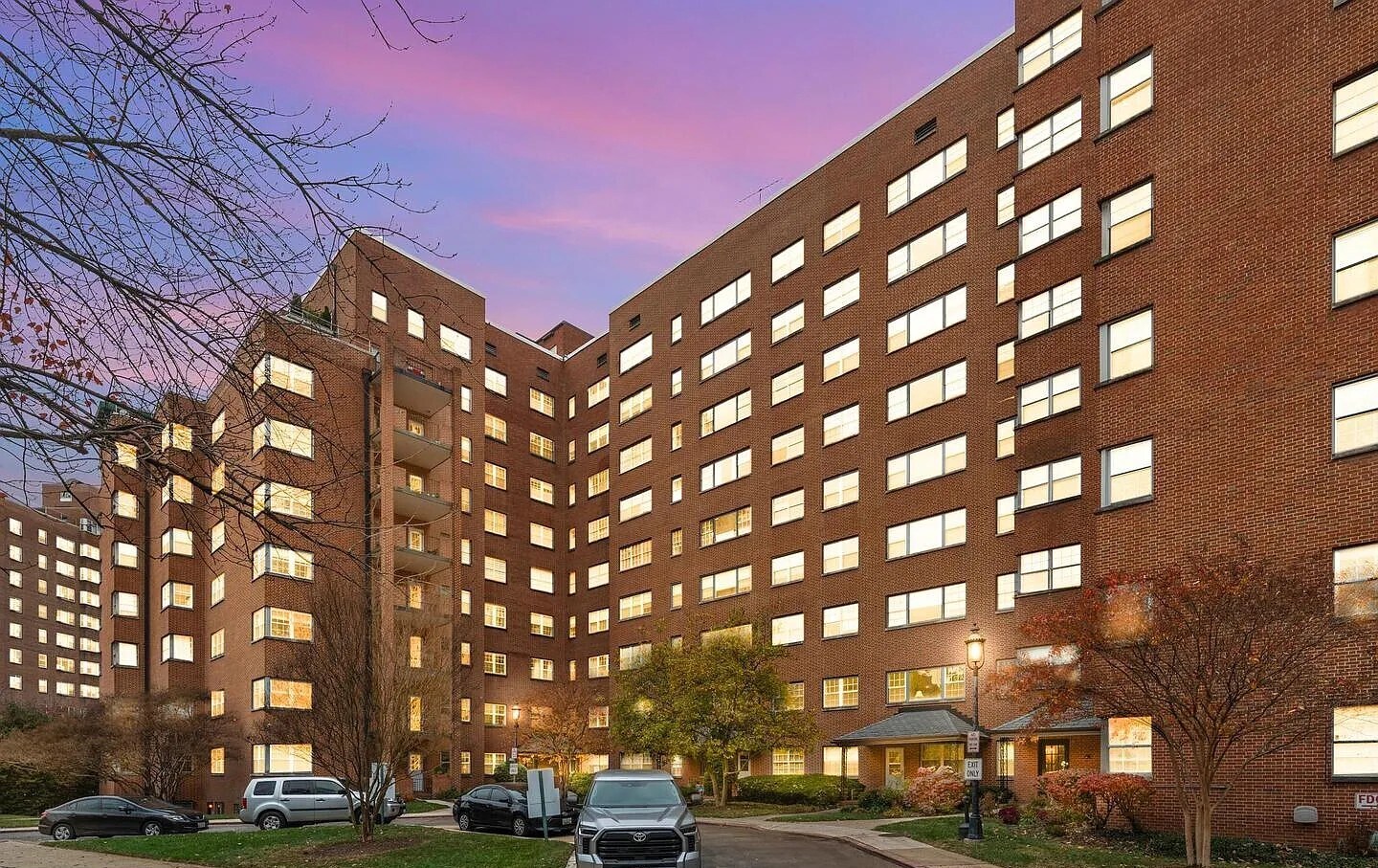 Building Photo - 3601 Greenway