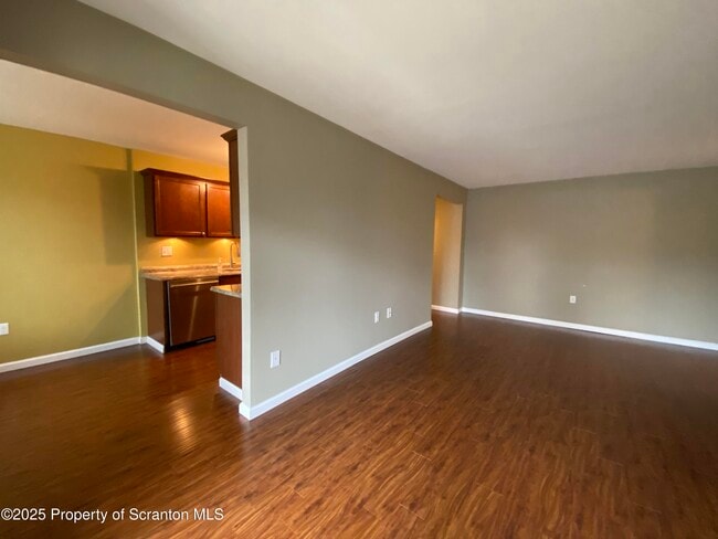 Building Photo - 1702 Summit Pointe