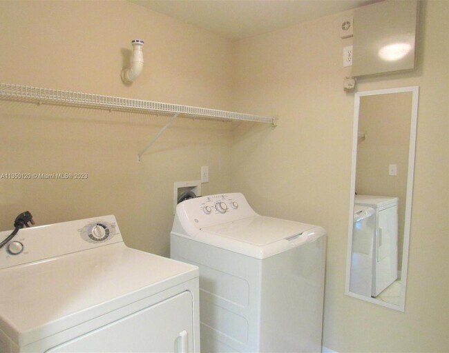 Building Photo - 6505 Emerald Dunes Dr