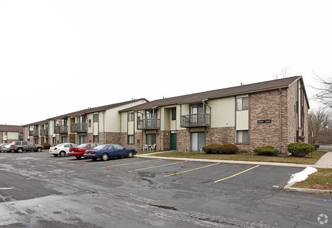 Building Photo - Maple Ridge Apartments