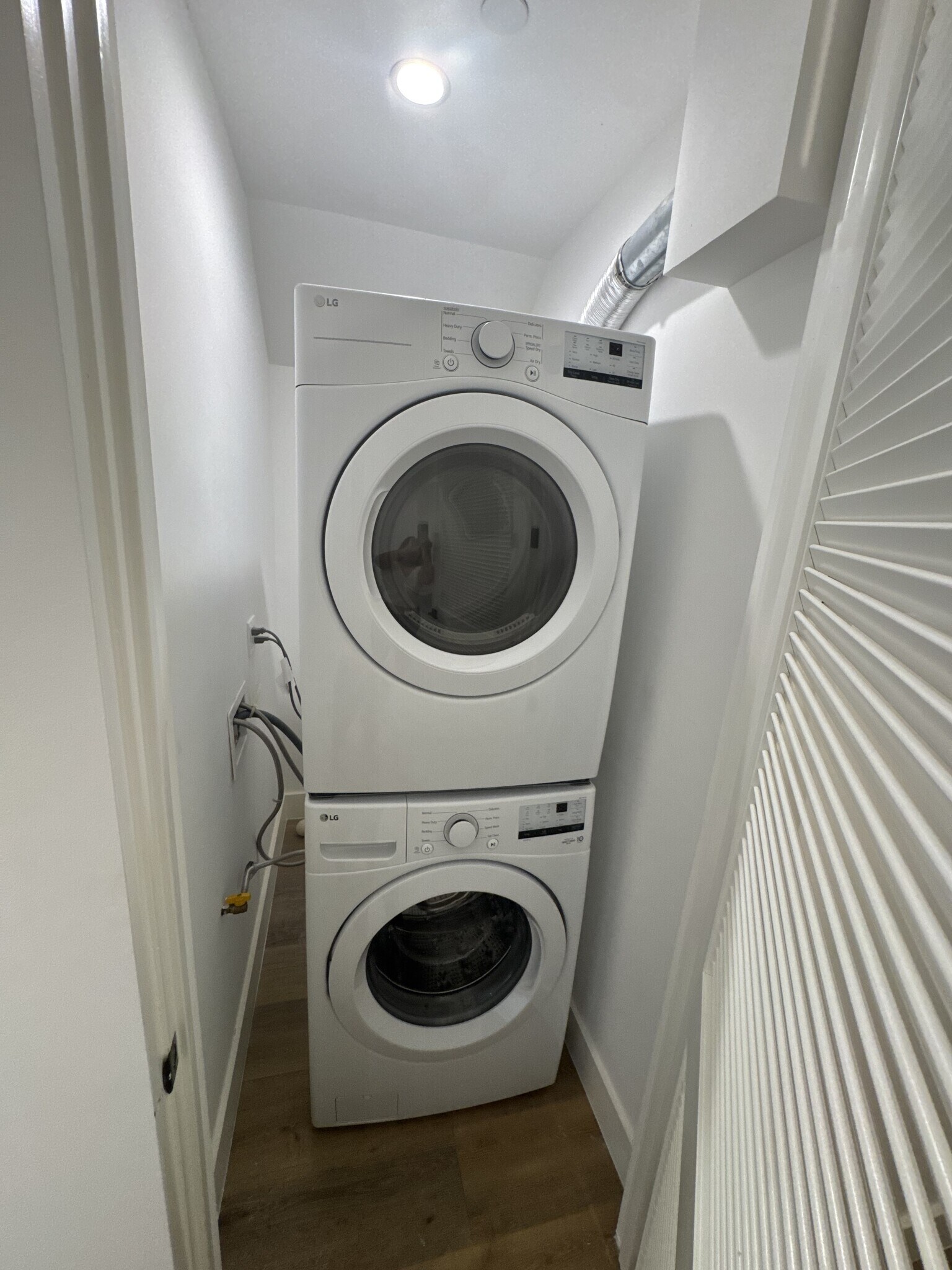 Building Photo - 10919 Hesby St