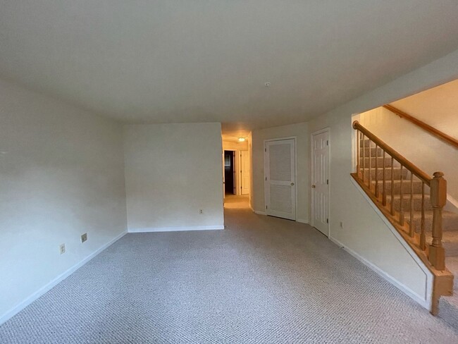 Building Photo - Amazing Vienna Townhome Condo in A Great L...