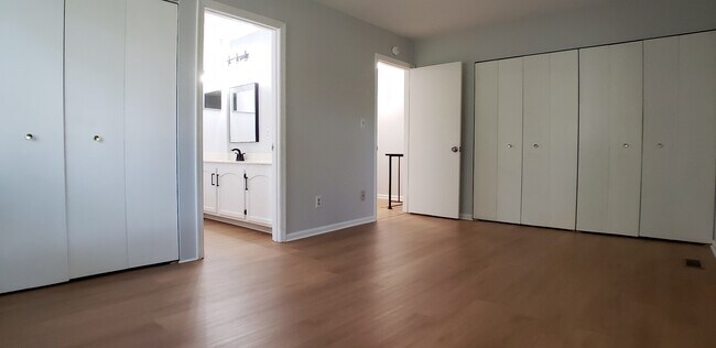 Building Photo - 97 Woodlake Dr