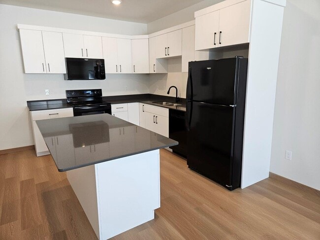 Building Photo - The Links