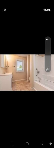 Bath - 123 2nd St S