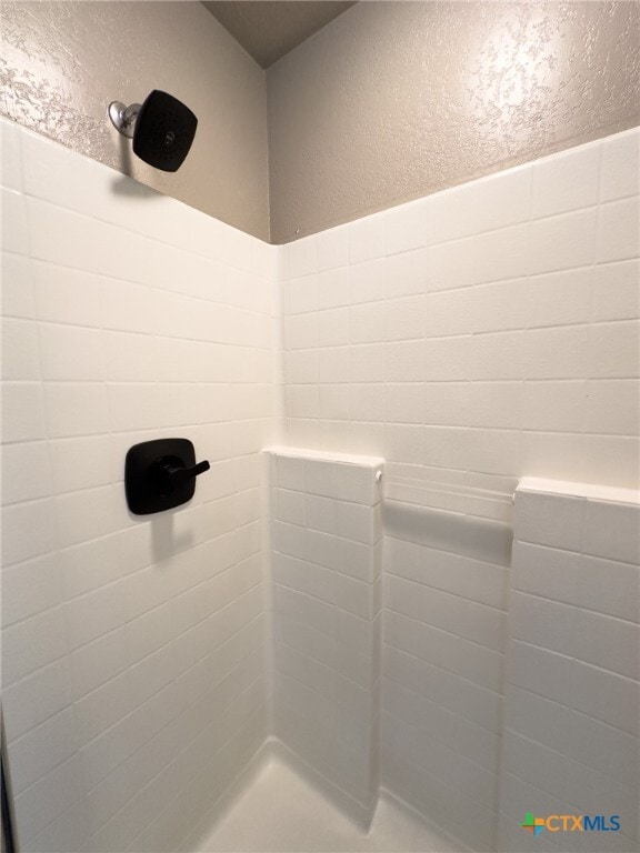 Building Photo - 308 Oak Ridge Dr