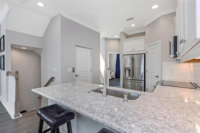 Building Photo - 4063 Rocky Shores Dr