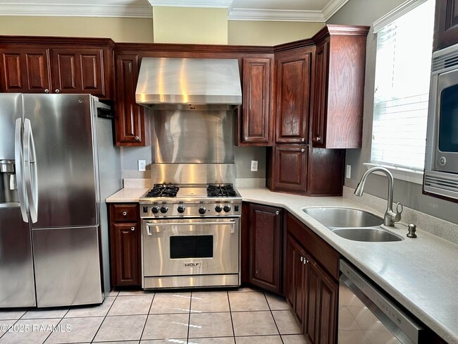 Building Photo - 9721 Buttercup Dr