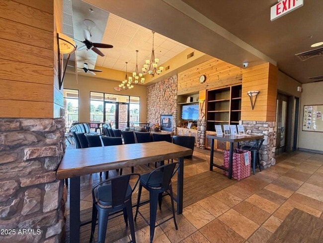 Building Photo - 5036 E Catalina Ct