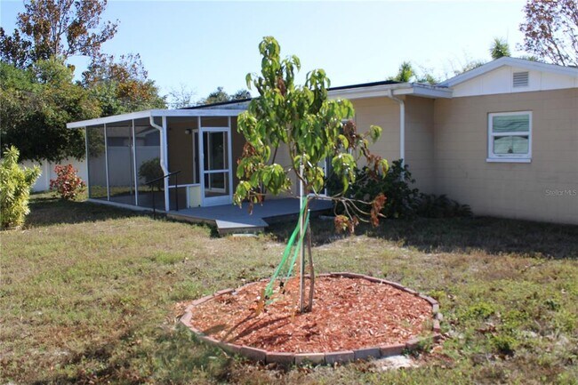 Building Photo - 8593 Lantana Dr