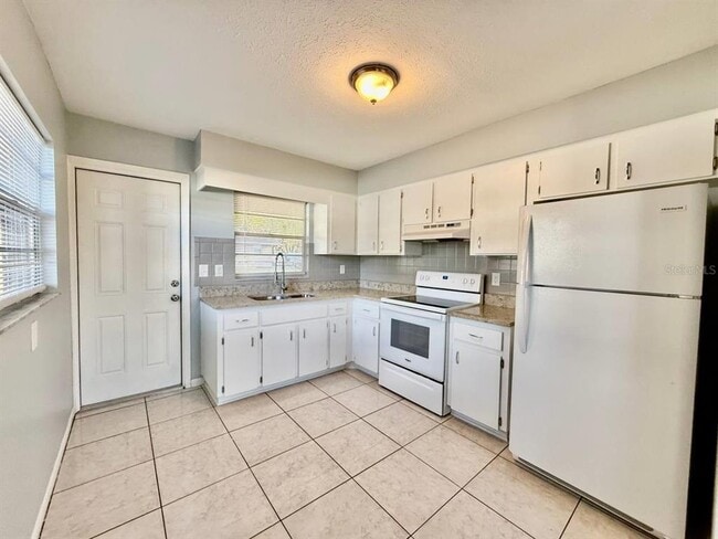 Building Photo - 10812 Hannaway Dr