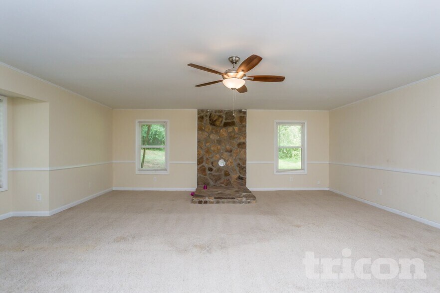 Building Photo - 4045 Bouldervista Dr