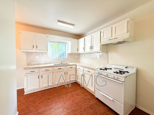 Building Photo - 2316 1/2 E. 3rd Street