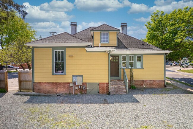 Building Photo - 500 W Rosemary St