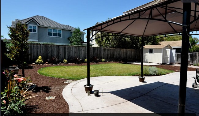 Building Photo - For Rent – Spacious 4-Bedroom Home with Bo...